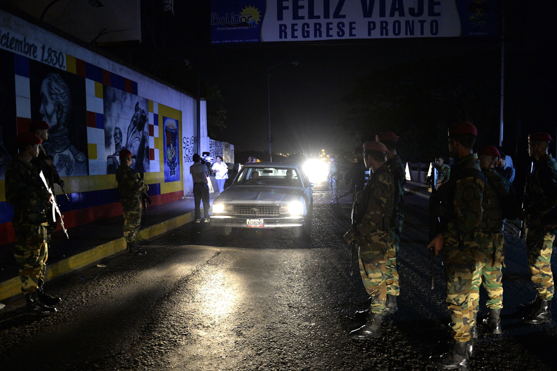 Incautan 55 mil litros de gasolina y 30 mil kg de comida en la frontera