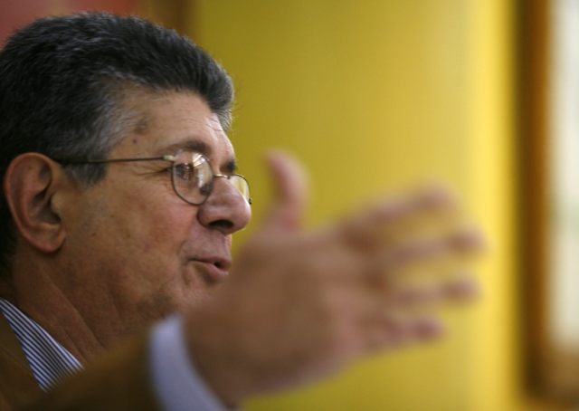 DIVERSIDAD OPOSITORA ES SU "VENTAJA Y DIFICULTAD", DICE LÍDER SOCIALDEMÓCRATA HENRY RAMOS ALLUP