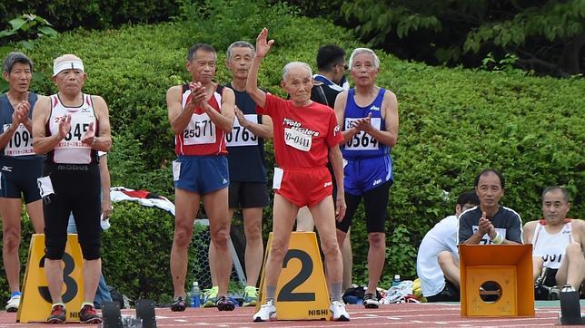 A punto de cumplir 104 años desafía a Usain Bolt a una carrera (Foto)