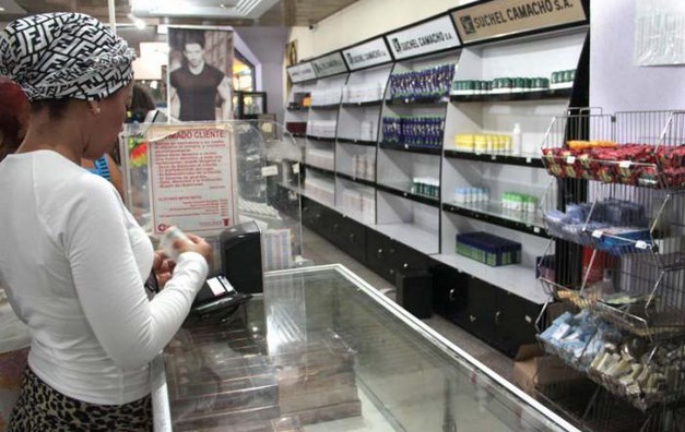  Tanto en las tiendas en divisas como en moneda nacional, se precia un desabastecimiento de determinados productos de aseo y limpieza. Foto: Yaimí Ravelo 