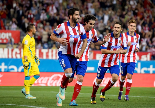 Atlético de Madrid derrota al Sevilla y le pisa los talones al líder Barcelona