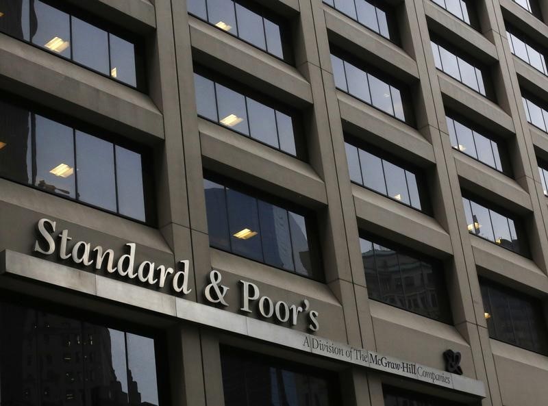 Bonos venezolanos caen tras rebaja de calificación de S&P