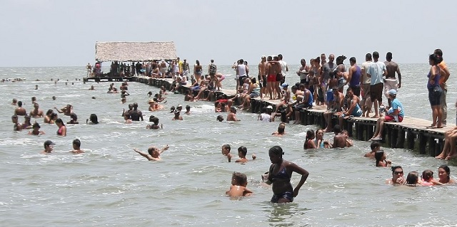 Cunagua, el balneario de los cubanos pobres