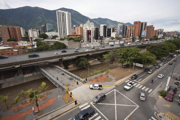 Inauguran acceso a la autopista desde Bello Monte (Fotos)