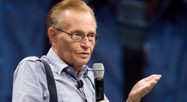  El conocido presentador de televisión Larry King pide más de US$63.000 por una charla académica