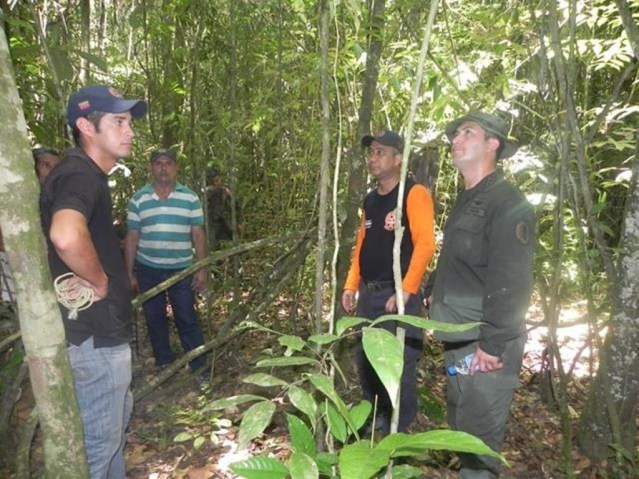 Equipo de rescate por tierra / Foto El Fortín de Guayana