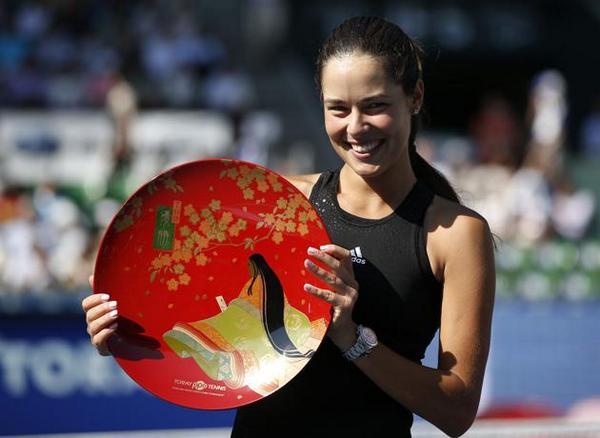 Ana Ivanovic derrotó a Caroline Wozniacki en la final de Tokio