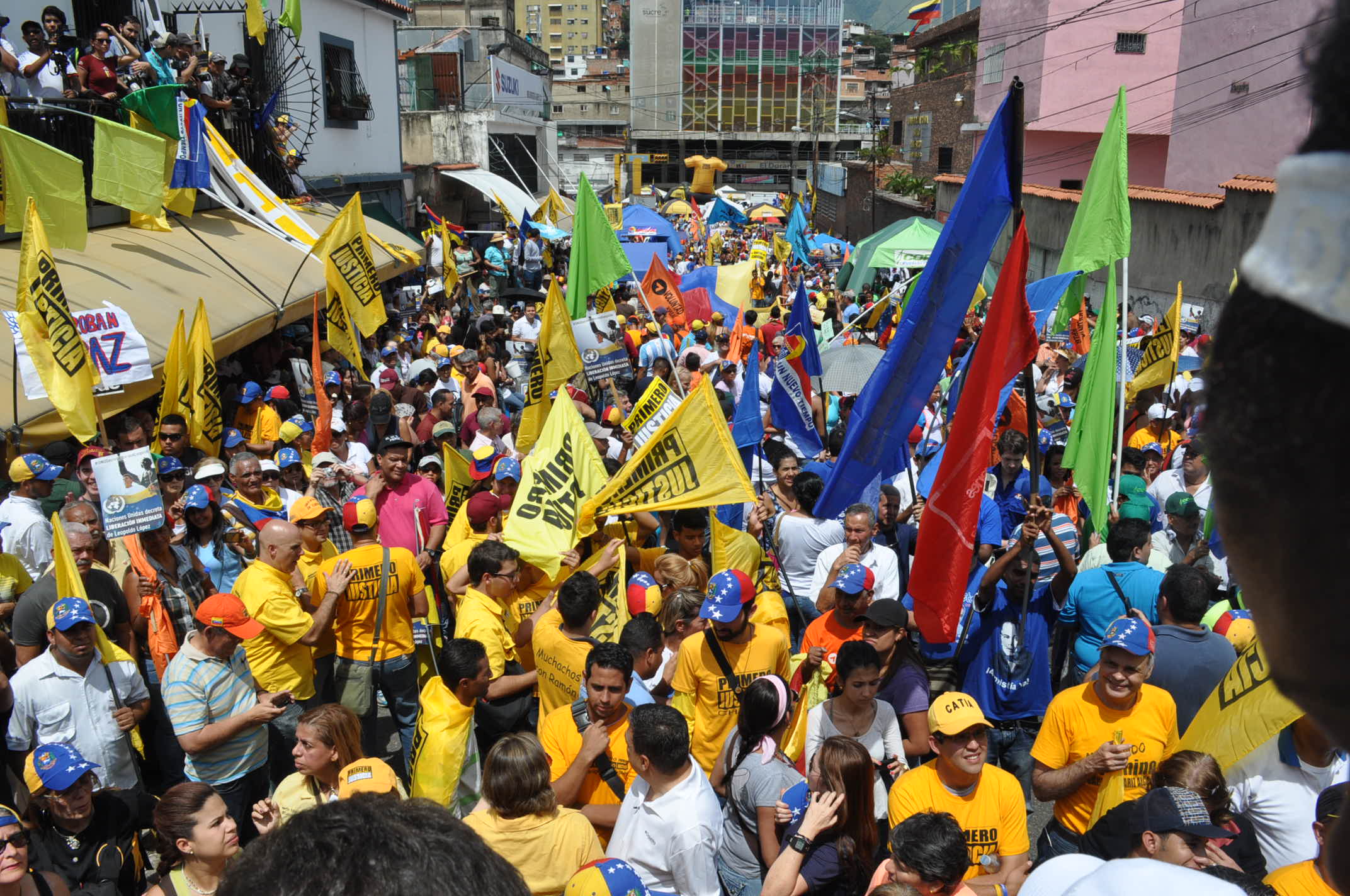 En VIDEO: La marcha opositora contra la violencia