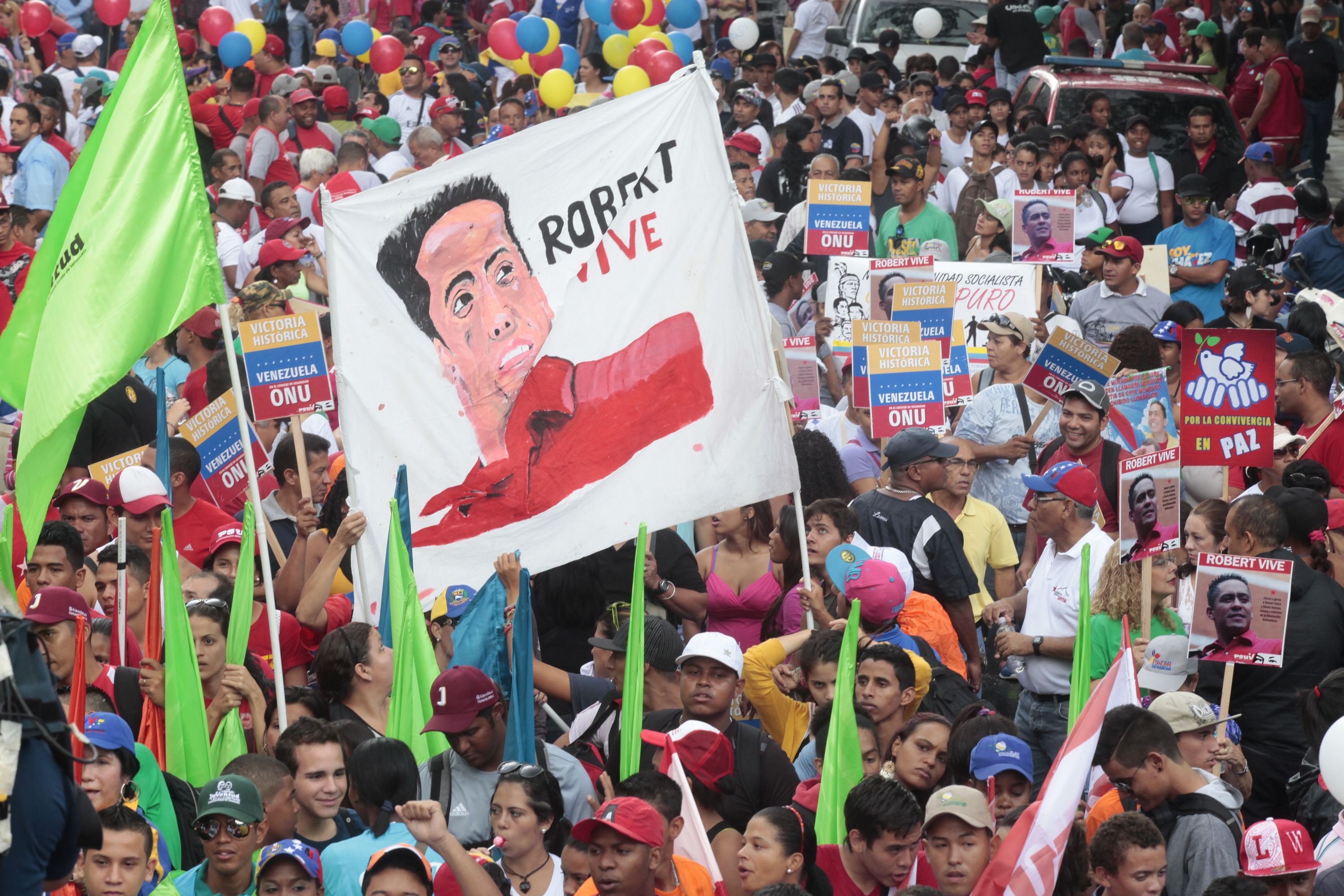 Jóvenes oficialistas rindieron honor a Robert Serra (Fotos)