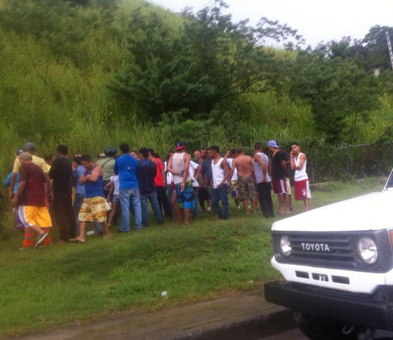 Protesta mantiene trancada la autopista Prados del Este (Fotos)