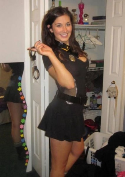 sexy-girls-halloween-costumes-28