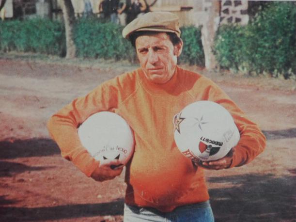 El día que Chespirito se convirtió en una estrella de fútbol (Video)