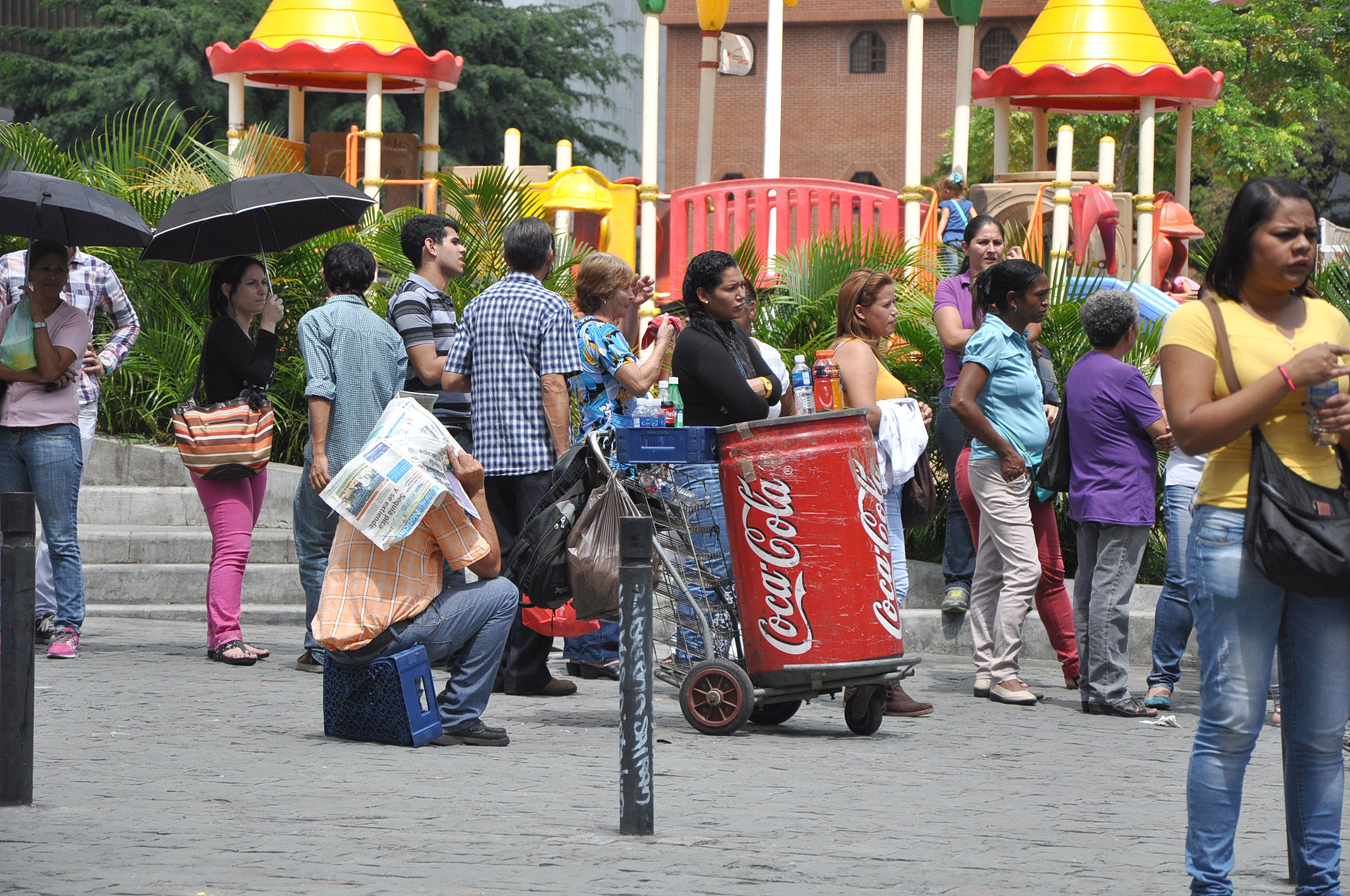 Hicieron cola para entrar al Palacio de Justicia por piquete de la GNB (Foto)