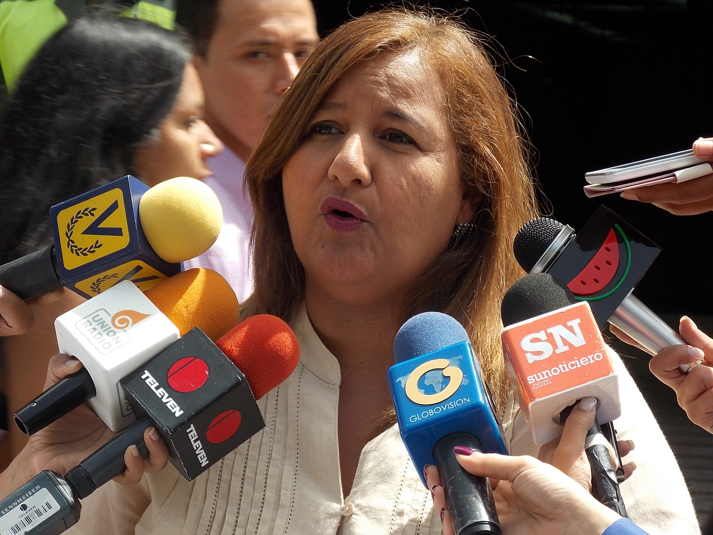 Diputada Dinorah Figuera: El Problema de la Basura va más allá de una cacería de Alcaldes