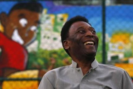 El ex futbolista, Pelé va directo a cirugía