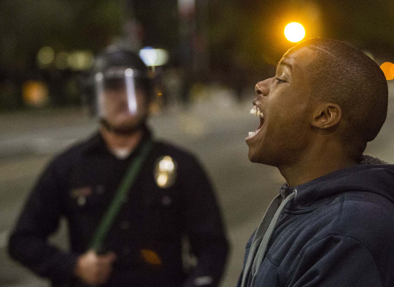 Las protestas por controvertido veredicto en caso Brown se extienden por EEUU (Fotos)