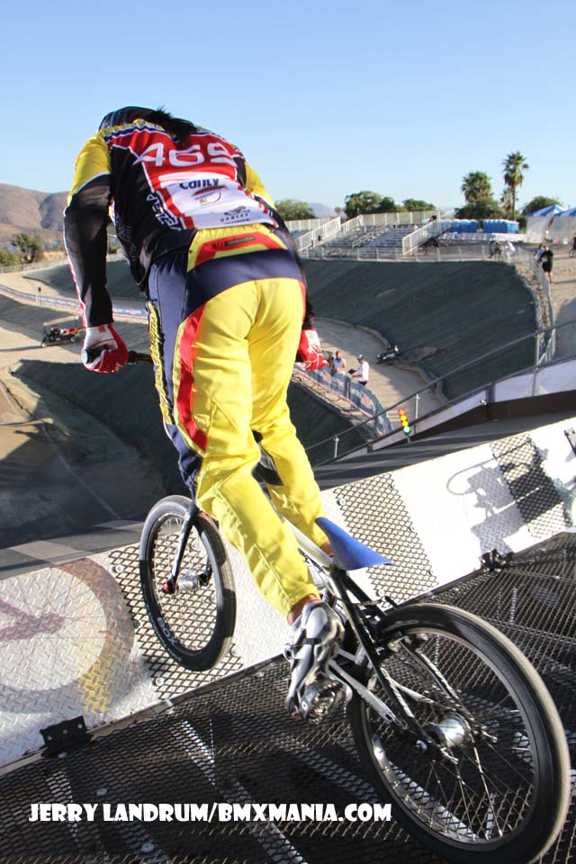 Stefany Hernández se apuntó plata en final del BMX de los Juegos CAC