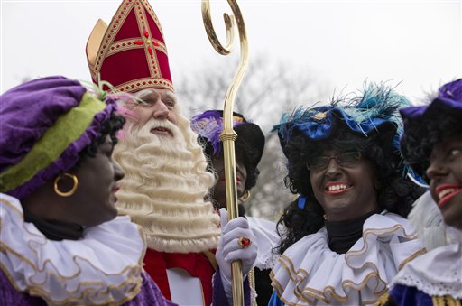 Foto: Versión holandesa de o San Nicolás y sus ayudantes, conocidos como Pedro El Negro