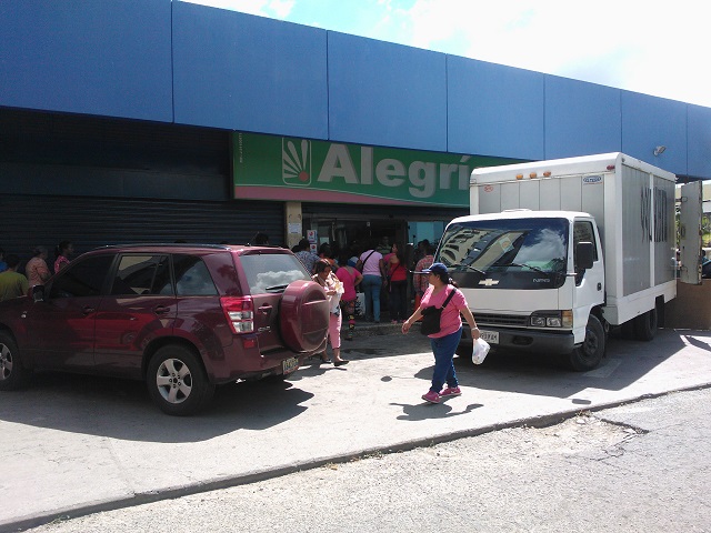 Llegó la Harina Pan a Turmero (Fotos)