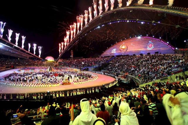  Imagen de archivo datada el 1 de diciembre del 2006 de la ceremonia de inauguración de los Juegos Asiáticos en el estadio Khalifa International de Doha, Catar. La ciudad de Doha, que en 2022 organizará el Mundial de fútbol, será también la sede de los campeonatos del mundo de atletismo en 2019 por decisión del Consejo Directivo de la Federación Internacional (IAAF), reunido hoy en Montecarlo. EFE/Stringer