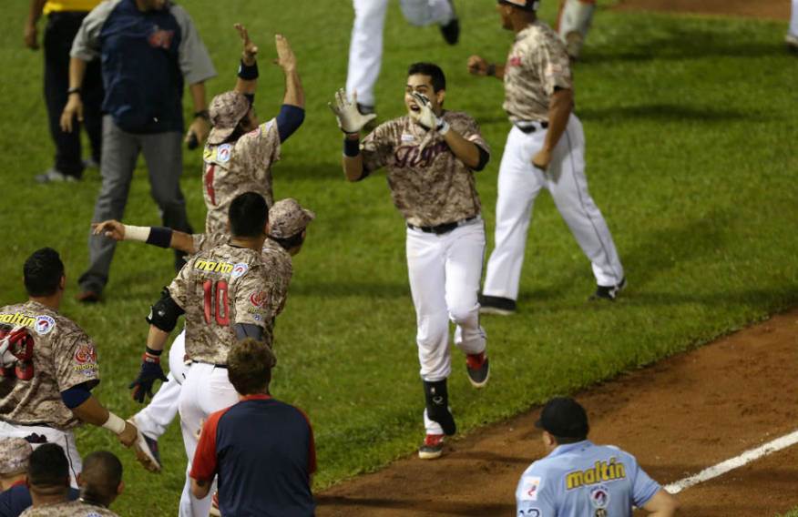 Ramón Flores bateó cuadrangular para liquidar al Magallanes