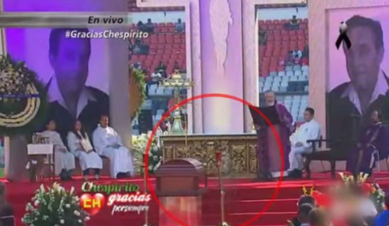 ¿Fantasma de “Chespirito” apareció durante el funeral?