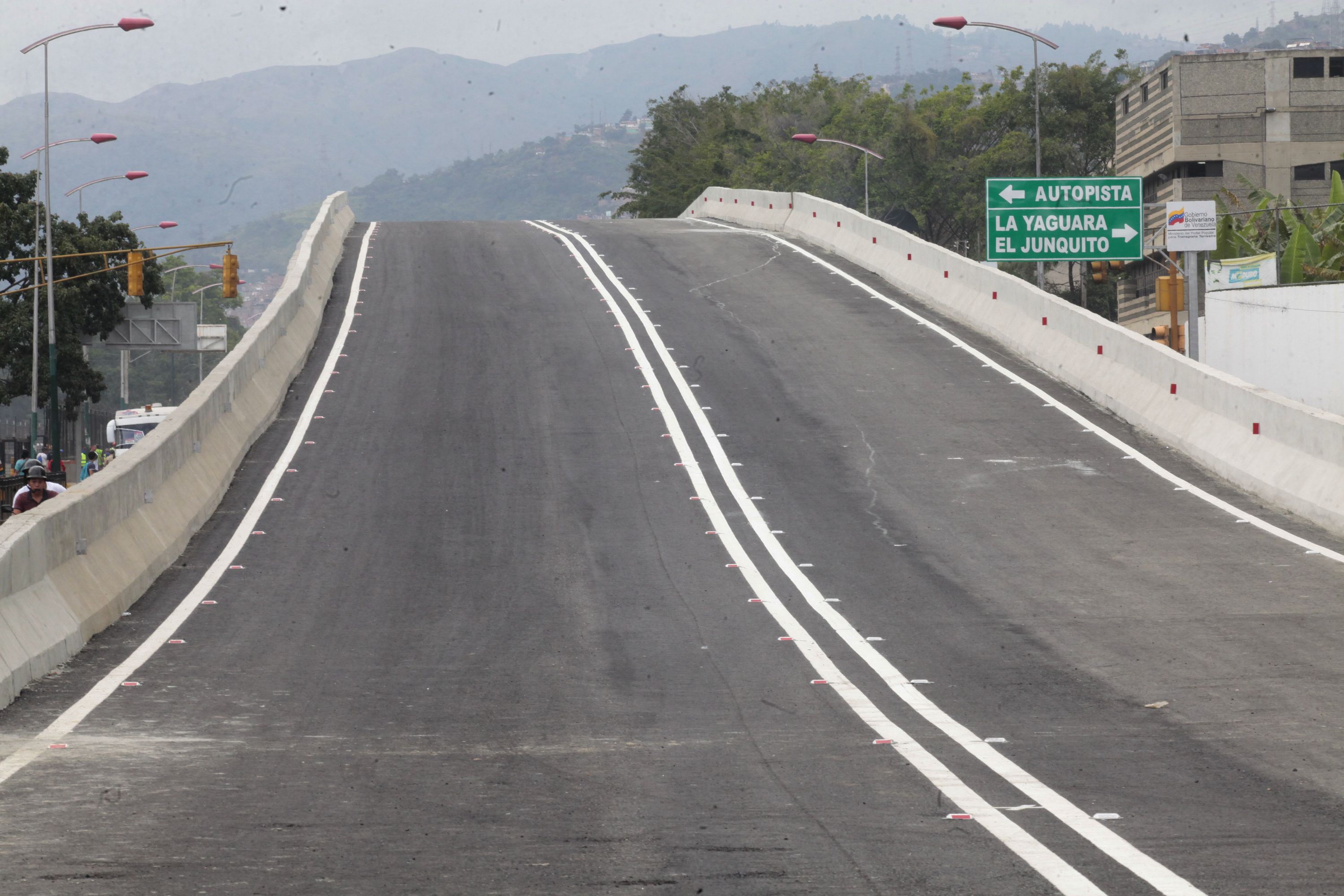 Este martes cerrarán paso vehicular en avenida San Martín