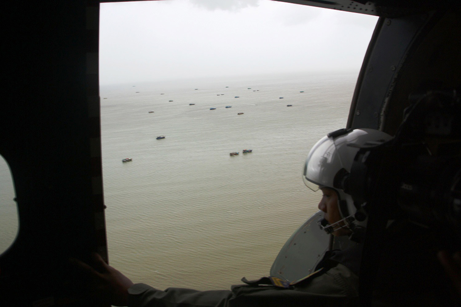 Hielo en los motores pudo causar accidente de avión de AirAsia