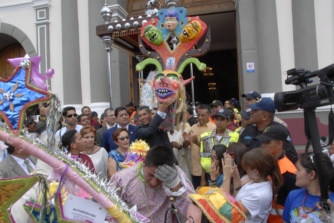 Danza, canto y folclor larense para  honrar a la Divina Pastora