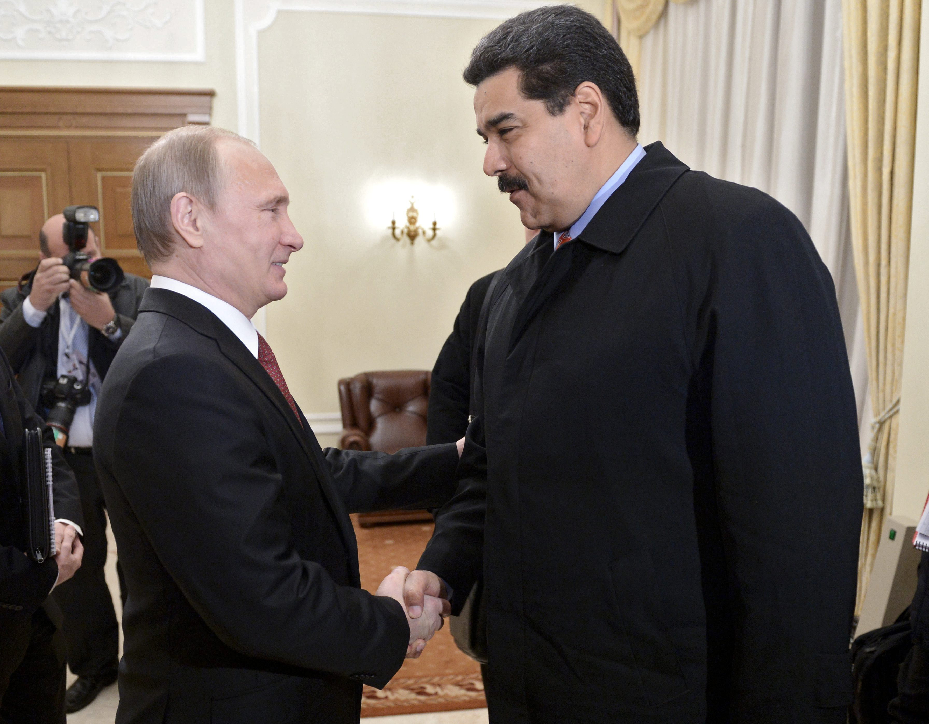 ABC: Maduro y la oligarquía chavista no ven garantías de sus fortunas con Putin