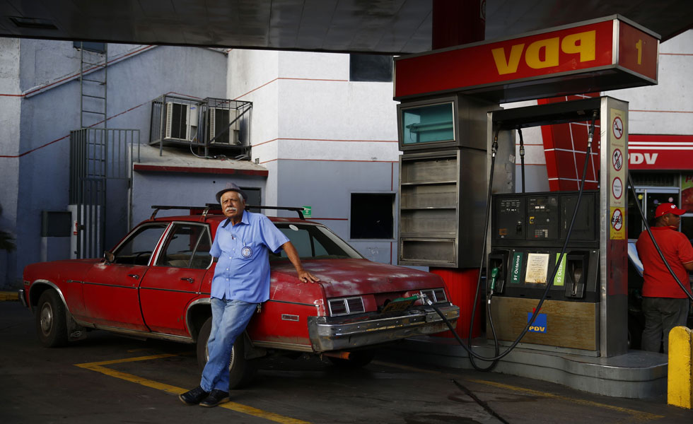 Con cuñas de TV, Gobierno intenta convencer necesidad de aumento de gasolina