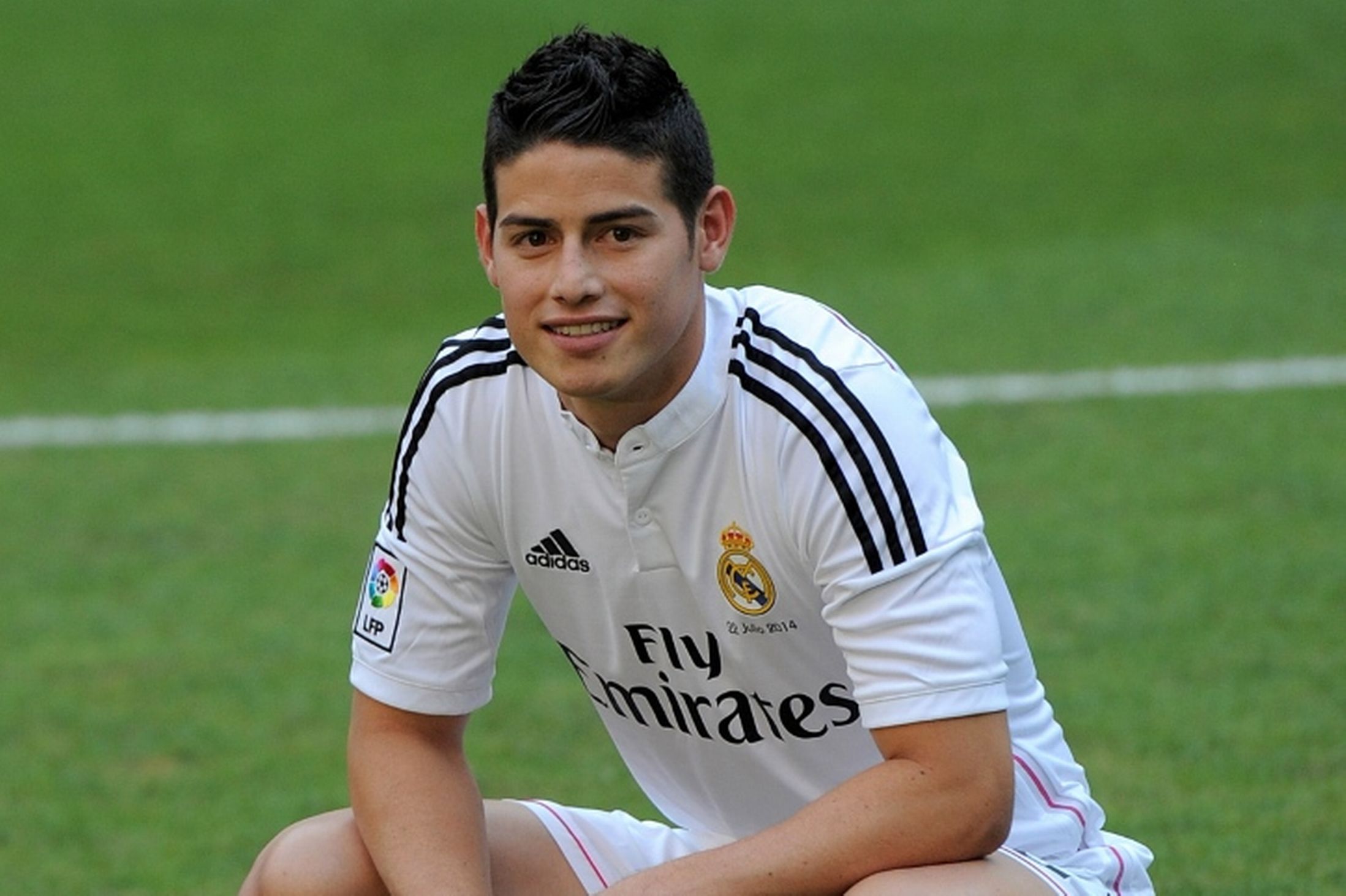 James Rodríguez será operado por una fractura en un pie