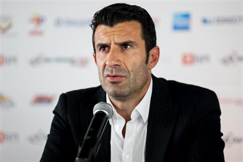 Figo anuncia su intención de presentarse a la presidencia de la Fifa