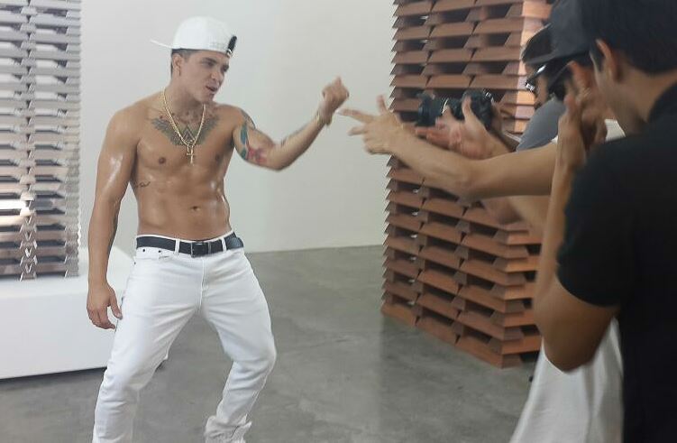 ¡Imperdible! Sixto Rein riquísimo en su nuevo video “Lo Que Me Gusta”