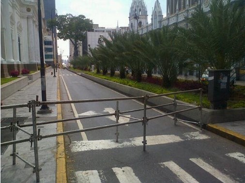 Julio Montoya muestra la austeridad de Maduro en la AN (Fotos)