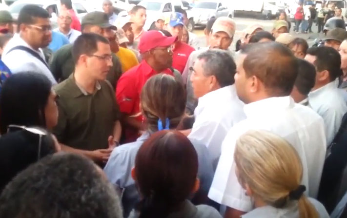 Esto fue lo que le dijo Arreaza a los trabajadores de empresas Herrera (Video)