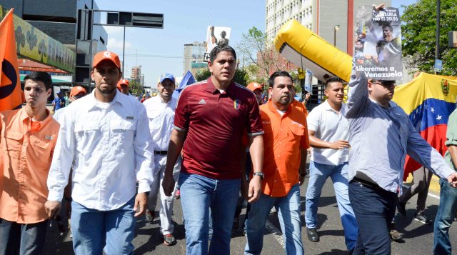 Foto: El diputado Lester Toledo en la Marcha de las Ollas Vacías. / Nota de prensa