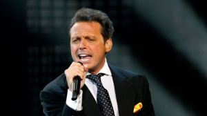 luis-miguel-sings