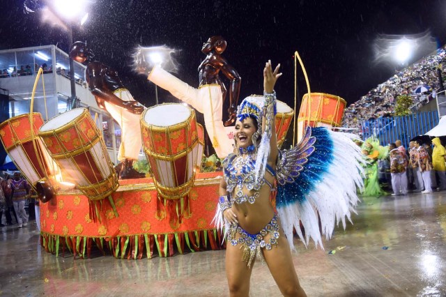 BRAZIL-CARNIVAL-RIO-PARADE-VIRADOURO