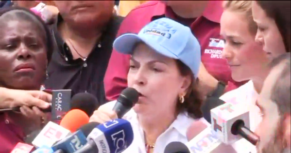 Foto: Mitzy Capriles desde la Plaza Brión hoy 20 de febrero /  @vivoplaynet 