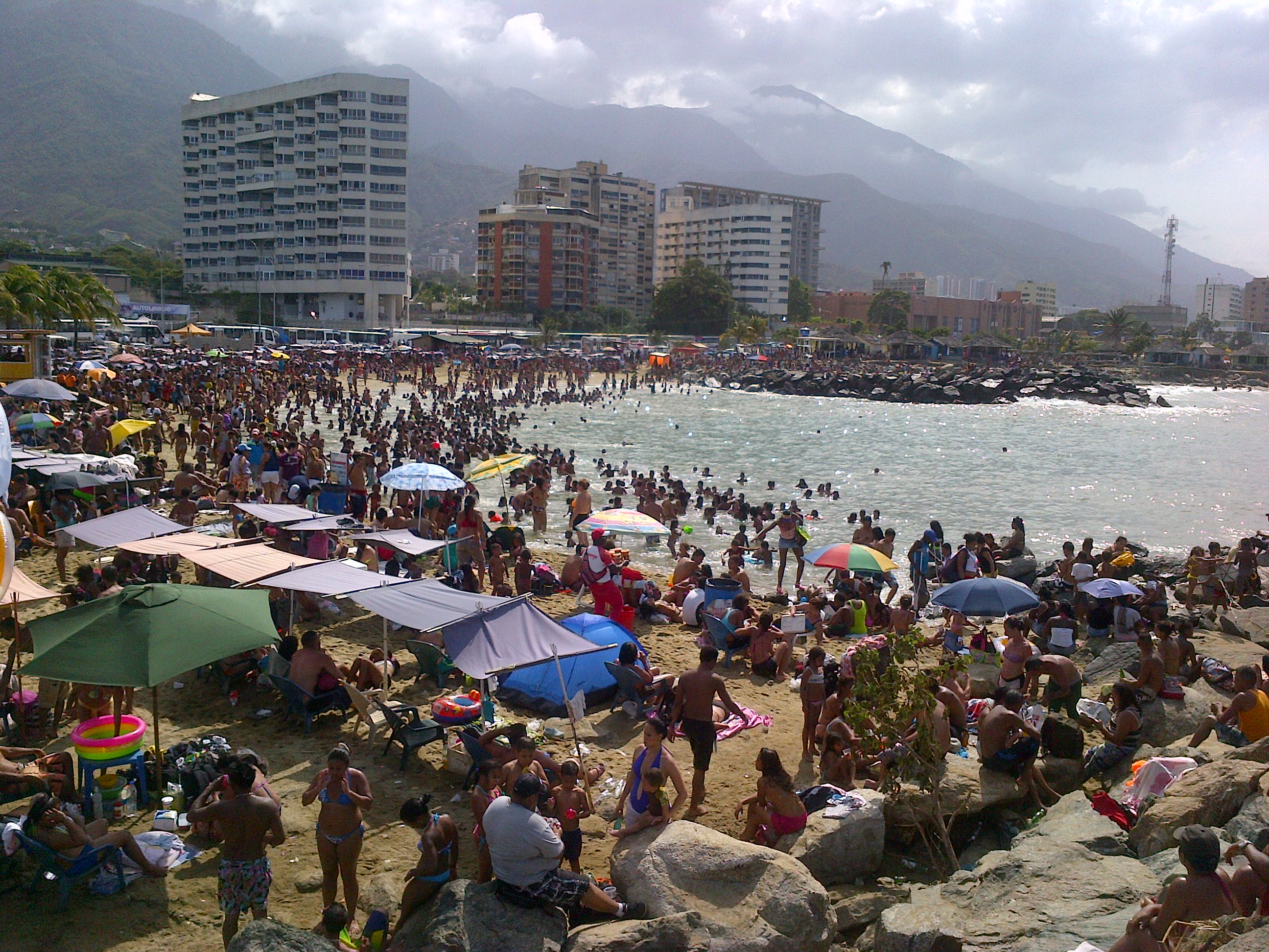 Gran afluencia de temporadistas estos carnavales en Vargas