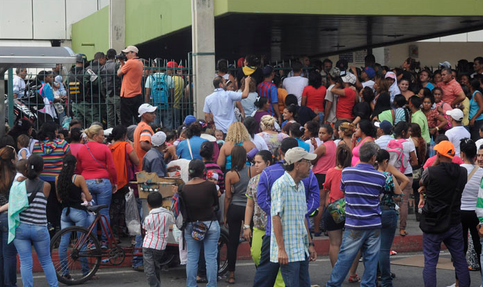 Cadena de supermercados privados niega venta restringida