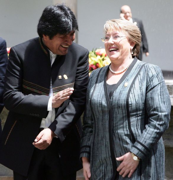 Foto: Evo Morales y Michelle Bachelet / EFE