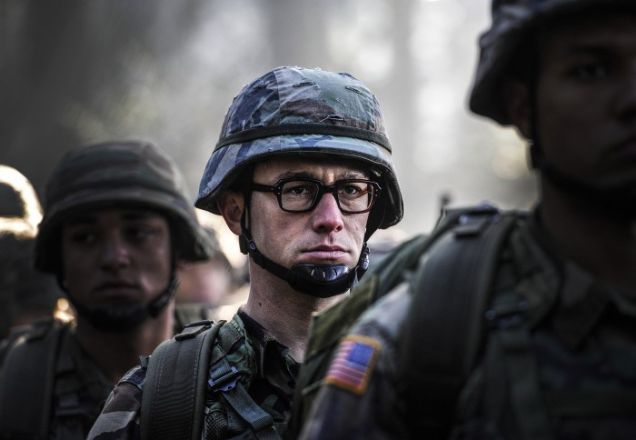 Foto: Joseph Gordon-Levitt en el papel de Edward Snowden / gizmodo.com