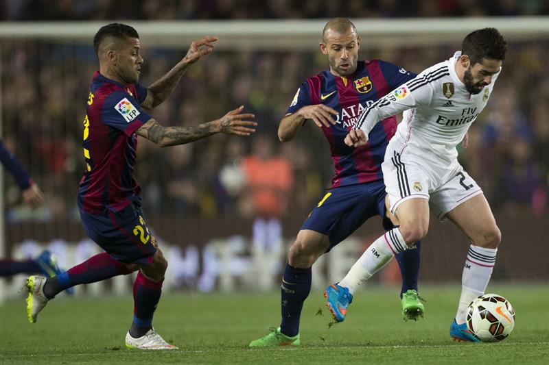 Los jugadores del Real Madrid increpados al recoger sus carros de Valdebebas