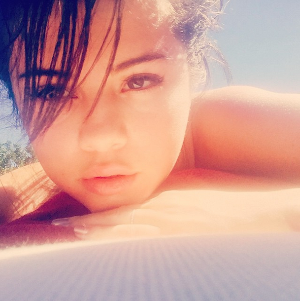 Selena Gomez muestra casi todo en Instagram