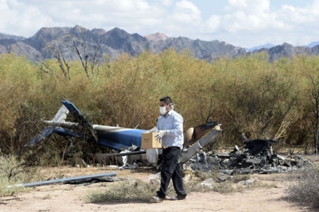 Rescatan cuerpos de las víctimas tras el choque de helicópteros en Argentina