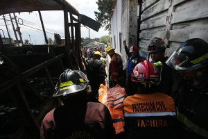 Una persona carbonizada y seis heridas dejó tragedia vial cerca de Capacho