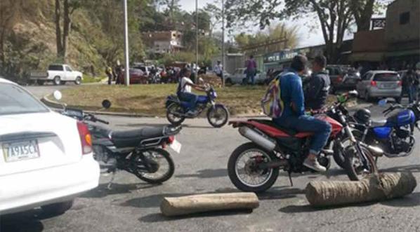 Protestan en Barlovento por aumento del pasaje (Foto)