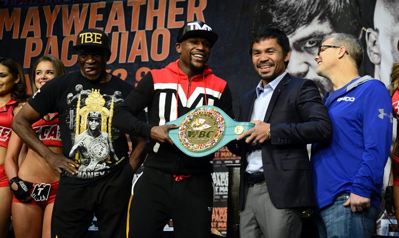 Mayweather y Pacquiao, deportividad antes de la gran pelea (Video)